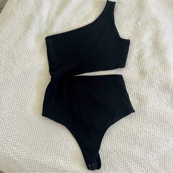 Abercrombie & Fitch Tops - Abercrombie softAF bodysuit
